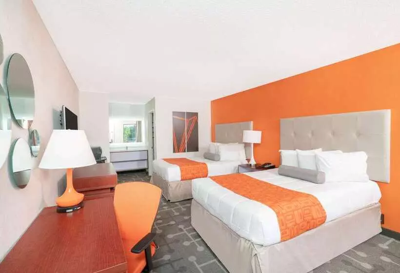 Отель Howard Johnson By Wyndham Aiken