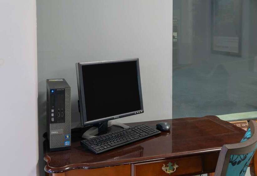 فندق Howard Johnson By Wyndham Aiken