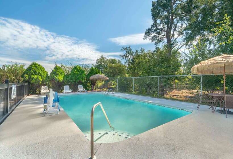 فندق Howard Johnson By Wyndham Aiken