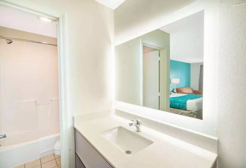 Отель Howard Johnson By Wyndham Aiken