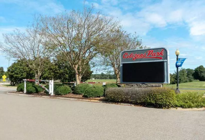 Отель Howard Johnson By Wyndham Aiken