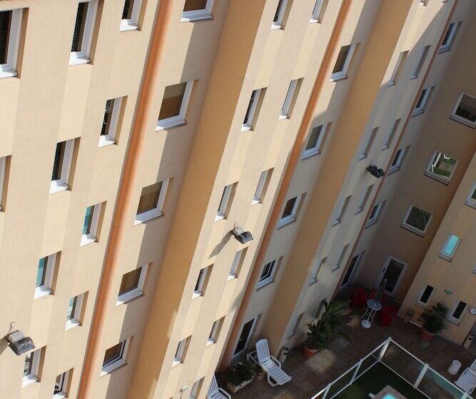 هتل Ibis Nice Centre Gare