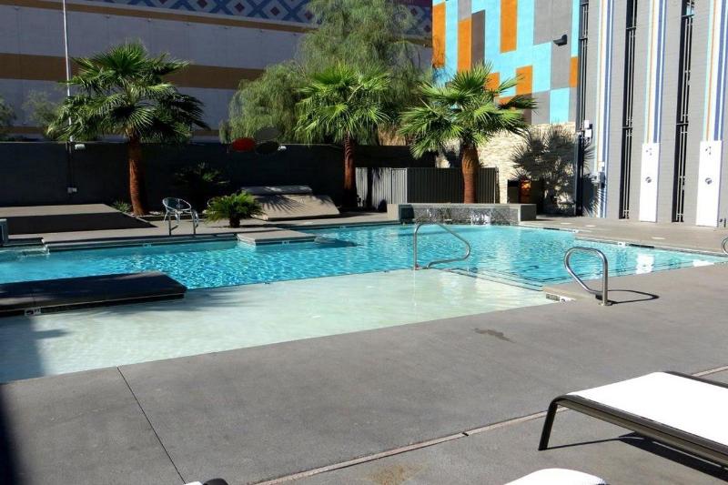 هتل Oasis At Gold Spike