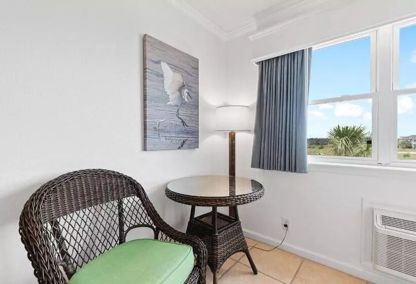 בית מלון כפרי Ocean Isle Inn