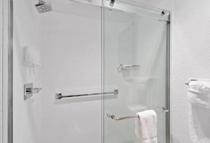 בית מלון כפרי Ocean Isle Inn