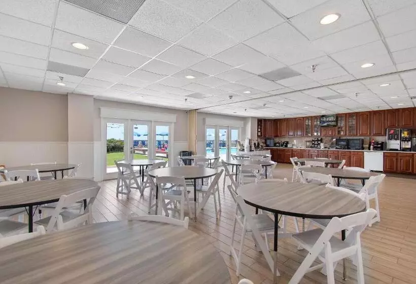 בית מלון כפרי Ocean Isle Inn