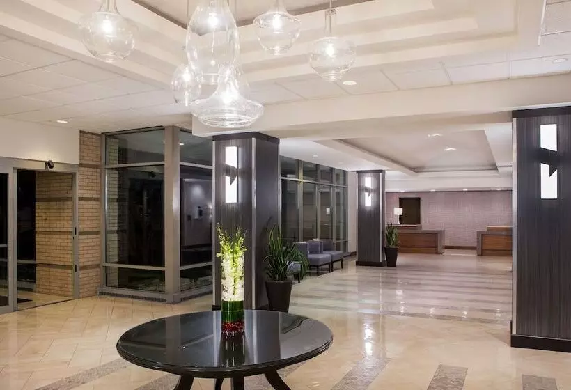 هتل Sheraton Suites Chicago Elk Grove