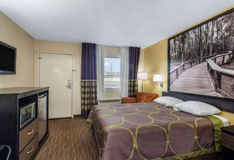 هتل Super 8 By Wyndham Florence