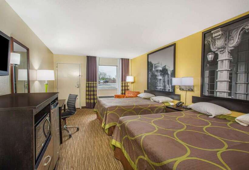 فندق Super 8 By Wyndham Florence