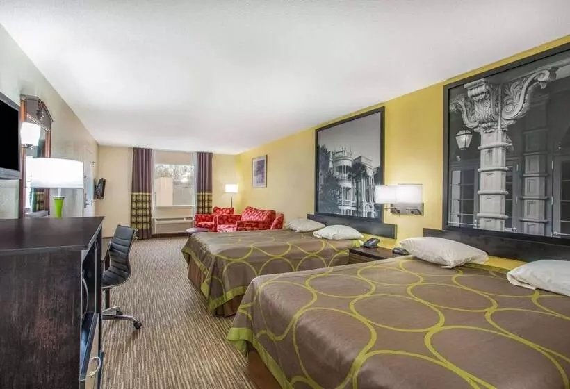 هتل Super 8 By Wyndham Florence