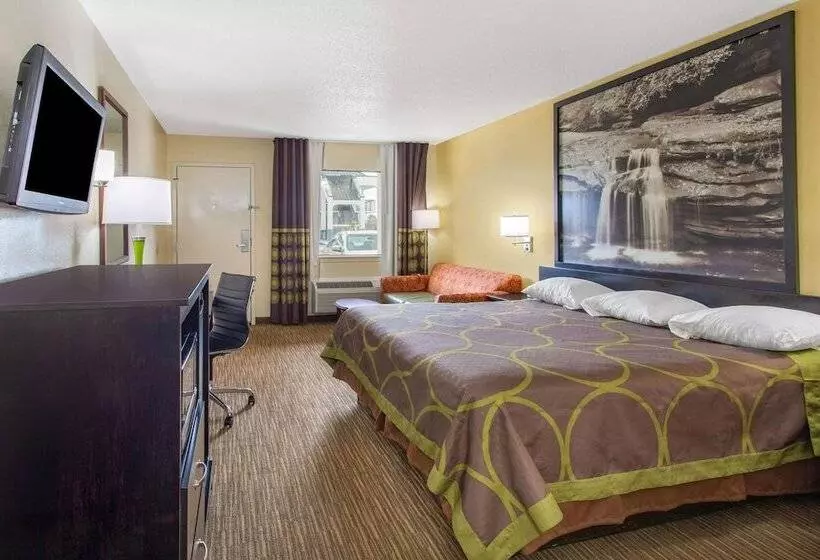 هتل Super 8 By Wyndham Florence