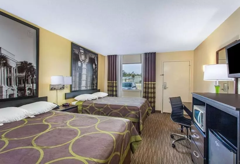 هتل Super 8 By Wyndham Florence