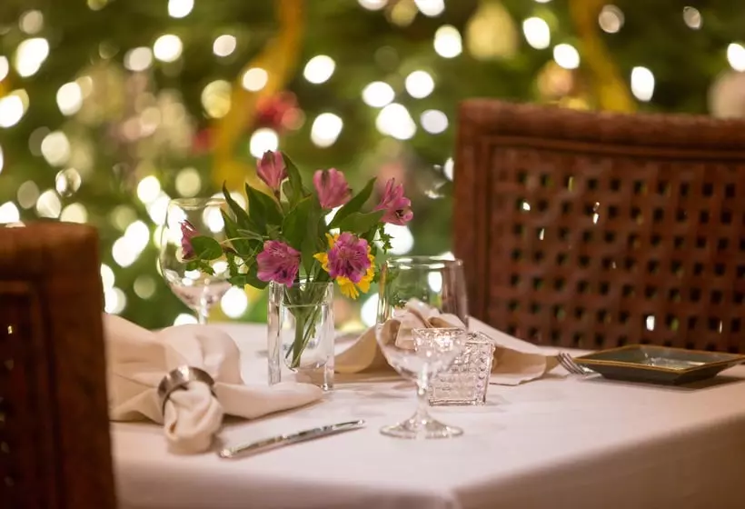 Отель Triple Creek Ranch