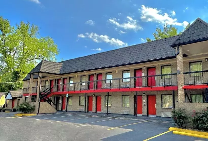 모텔 Travelers Inn Elizabeth City