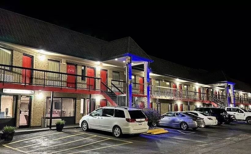 모텔 Travelers Inn Elizabeth City