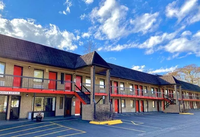 모텔 Travelers Inn Elizabeth City