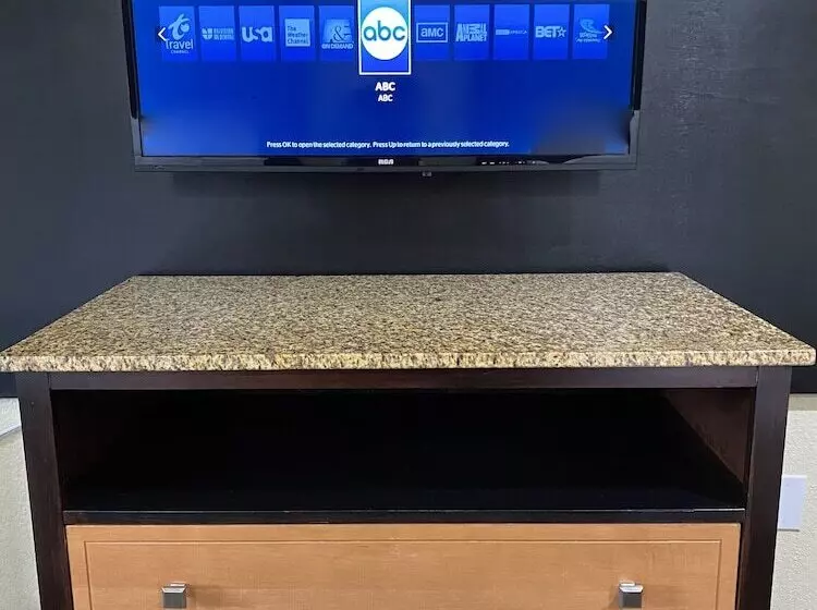 모텔 Travelers Inn Elizabeth City