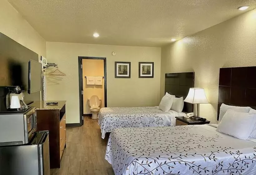 모텔 Travelers Inn Elizabeth City