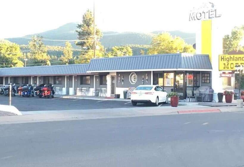 Highlander Motel