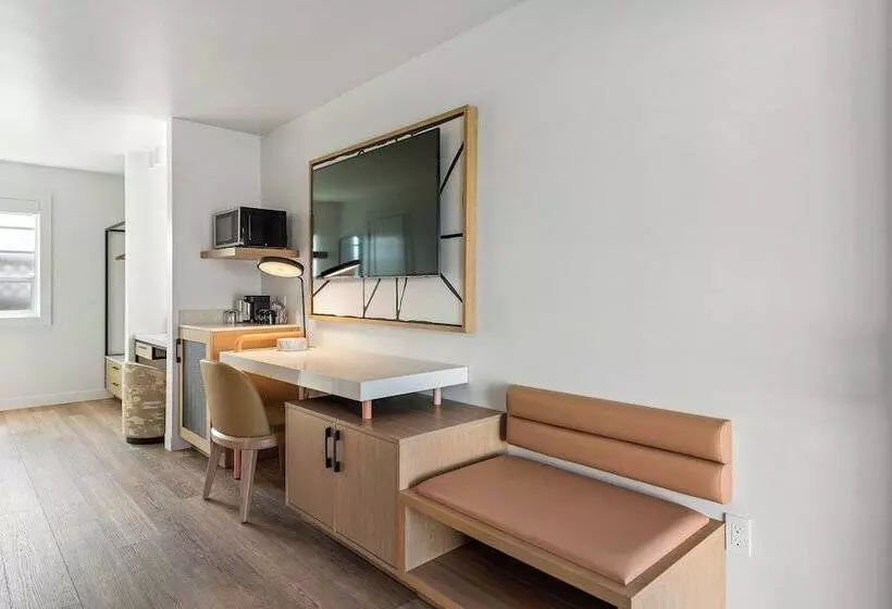 Goodspring Motel