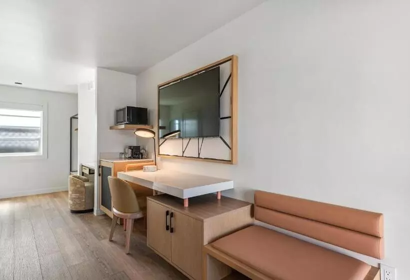 Goodspring Motel
