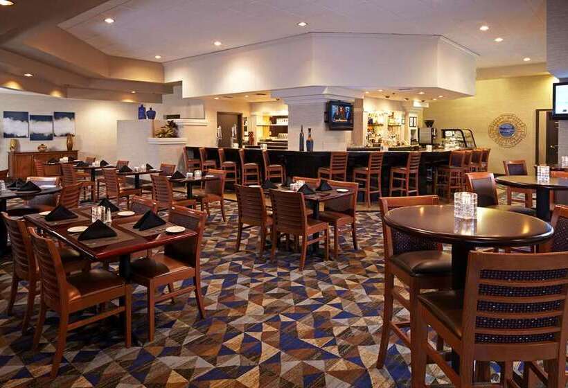 فندق Embassy Suites By Hilton Los Angeles International Airport North