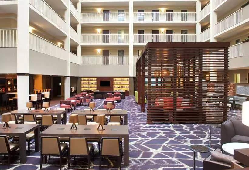 ホテル Embassy Suites By Hilton Philadelphia Airport