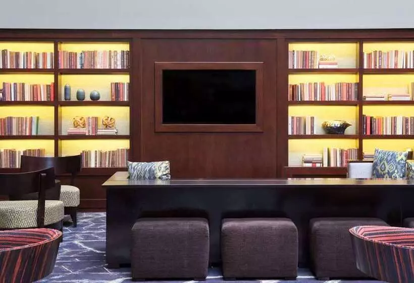 ホテル Embassy Suites By Hilton Philadelphia Airport