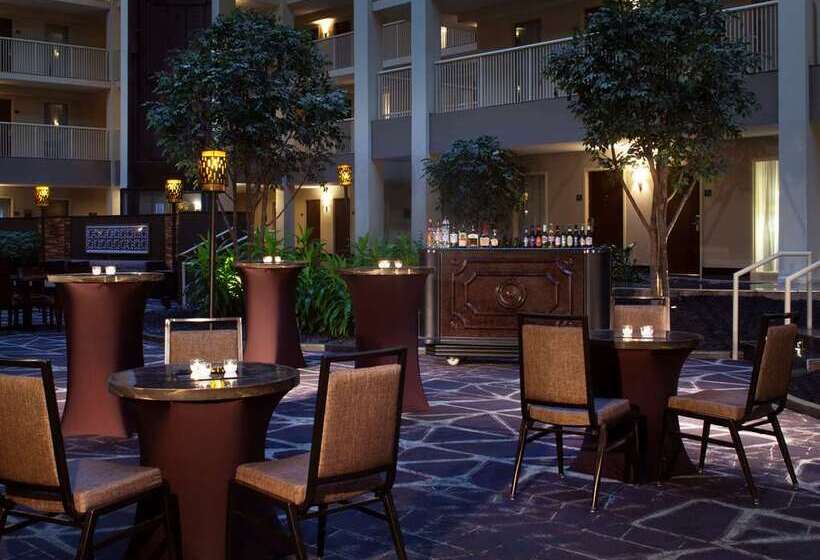 Otel Embassy Suites By Hilton Philadelphia Airport