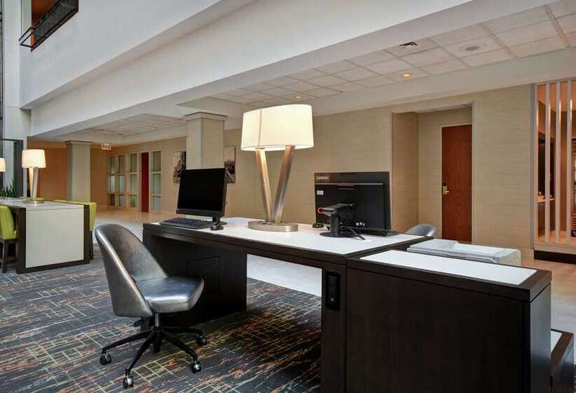 فندق Embassy Suites Little Rock