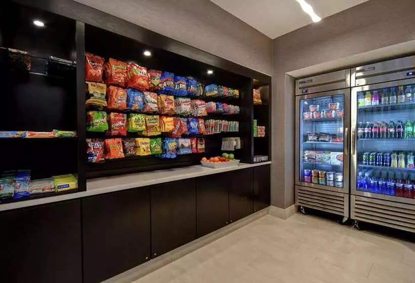 هتل Embassy Suites Little Rock