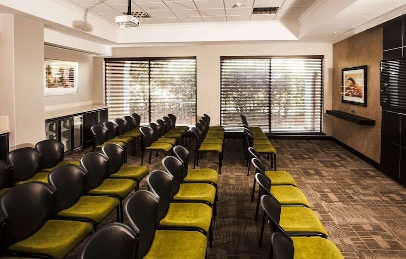 酒店 Garden Court Or Tambo International Airport