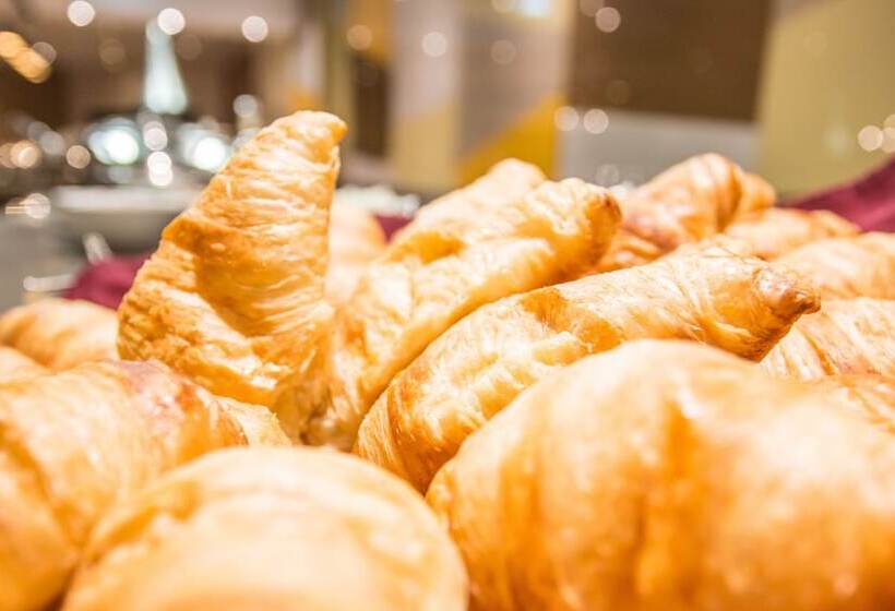 酒店 Garden Court Or Tambo International Airport