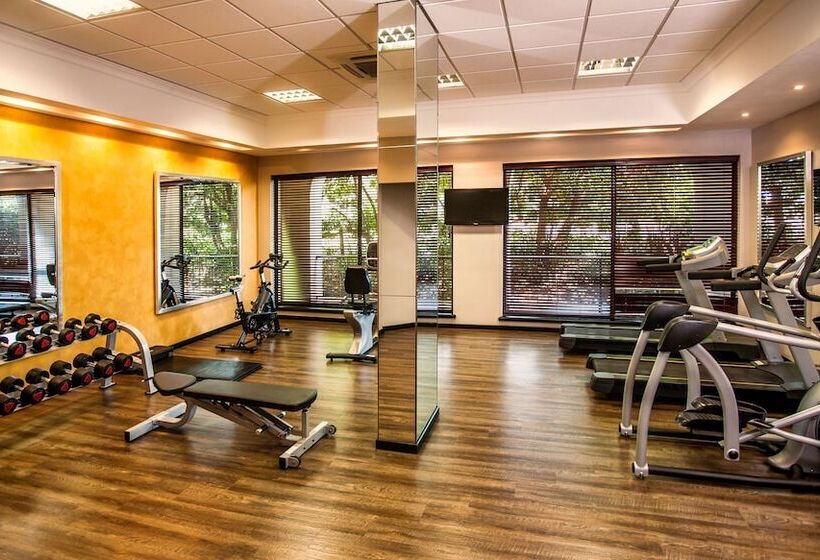 酒店 Garden Court Or Tambo International Airport