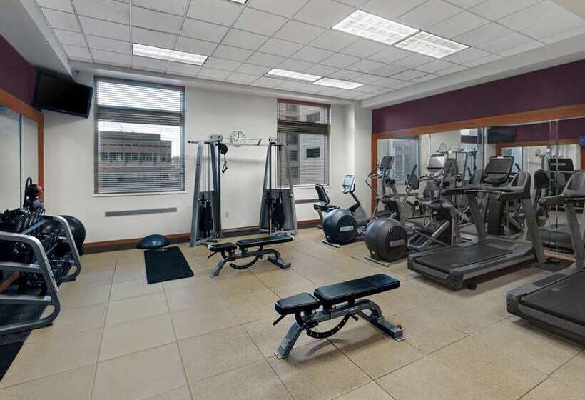 בית מלון כפרי Hilton Harrisburg