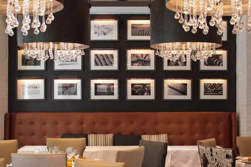 호텔 Hilton Harrisburg