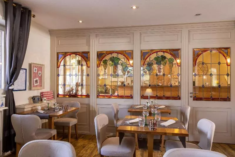 Отель Hôtel Restaurant Le Kastelberg, The Originals Boutique