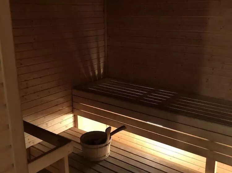 Отель Kronobergshed Vandrarhem Och Kursgård