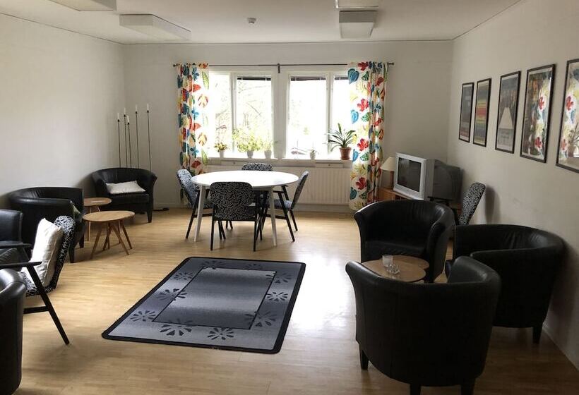 Отель Kronobergshed Vandrarhem Och Kursgård