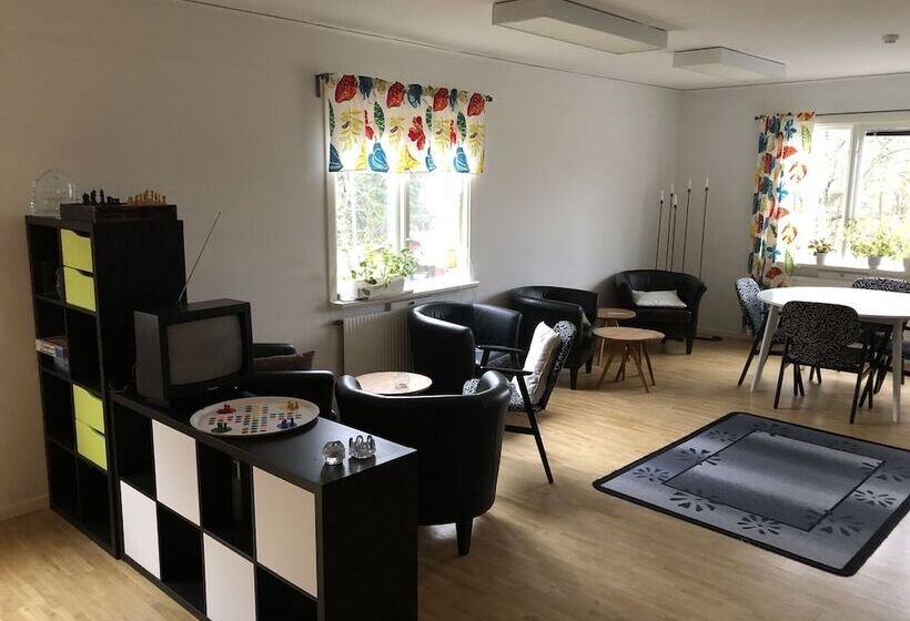 Отель Kronobergshed Vandrarhem Och Kursgård