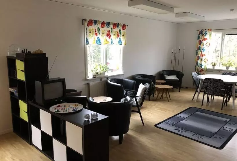 Отель Kronobergshed Vandrarhem Och Kursgård