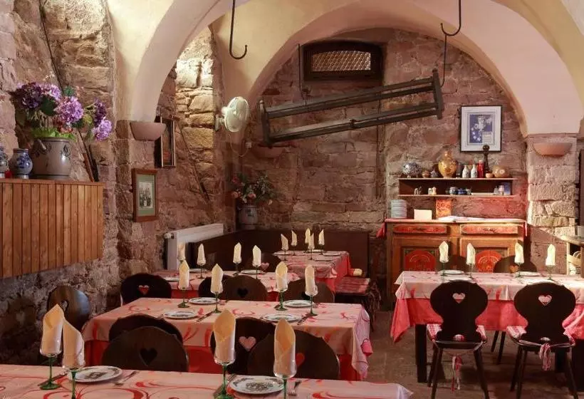 Отель Restaurant Père Benoît