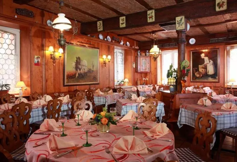 Отель Restaurant Père Benoît