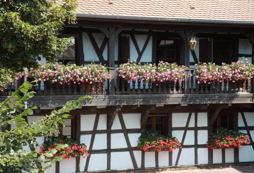 Отель Restaurant Père Benoît