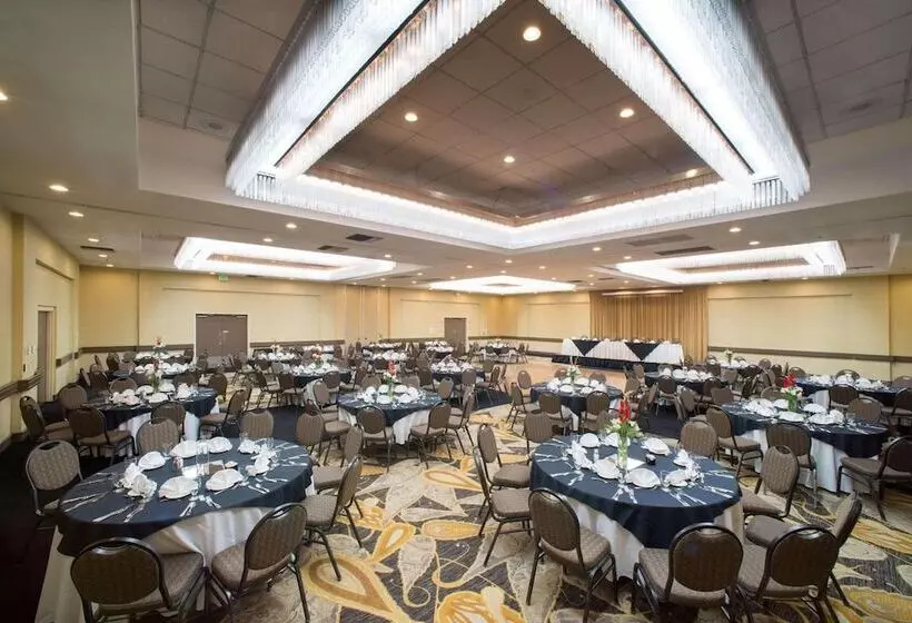 Radisson Hotel Santa Maria