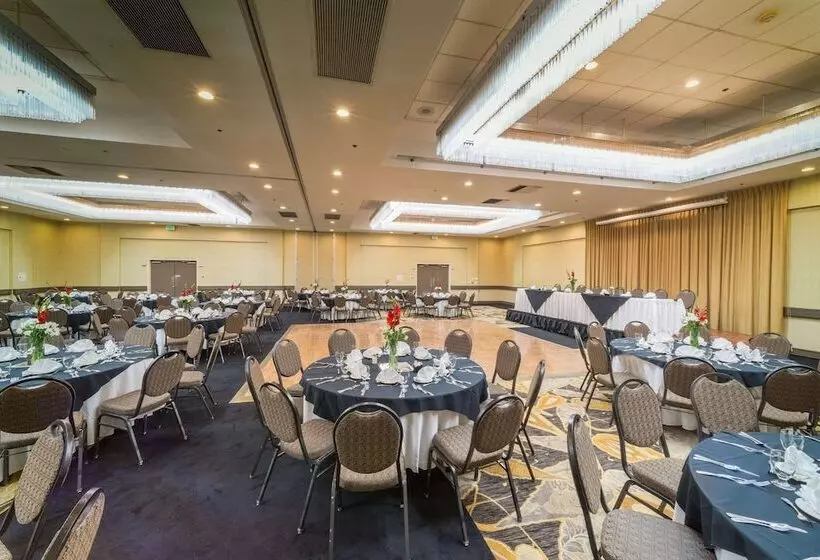 Radisson Hotel Santa Maria