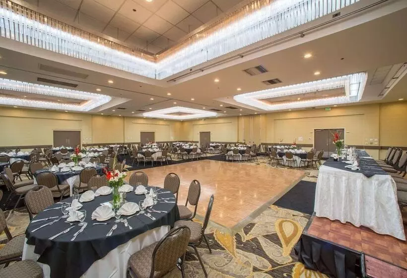 Radisson Hotel Santa Maria