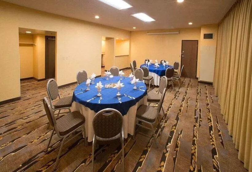 Radisson Hotel Santa Maria