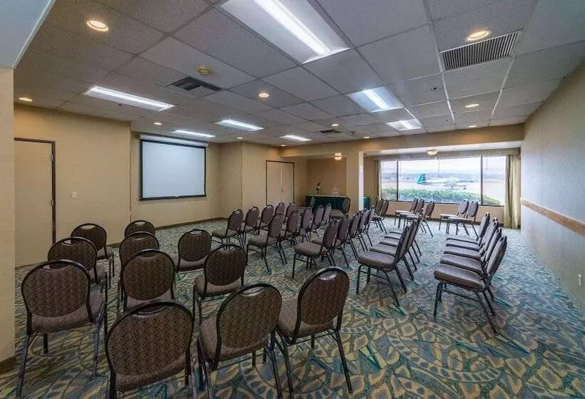 Radisson Hotel Santa Maria