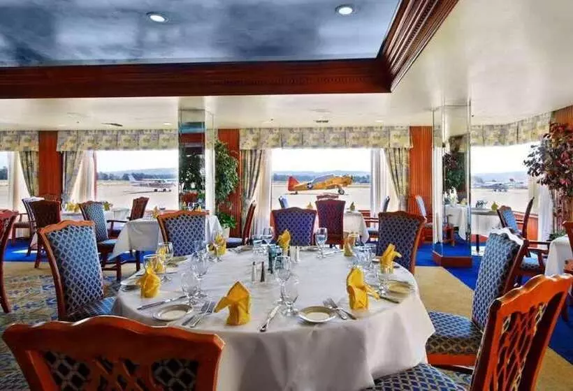 Radisson Hotel Santa Maria